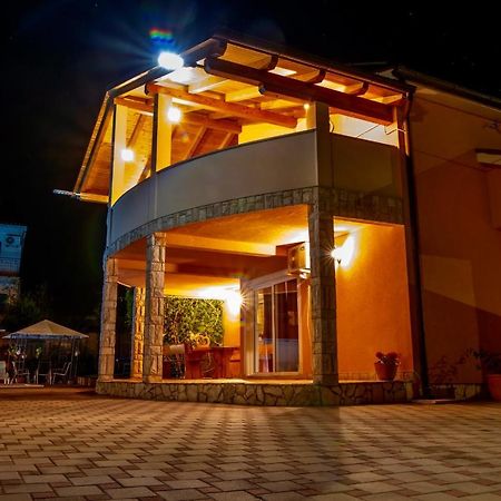 Villa Anita พูลา ภายนอก รูปภาพ
